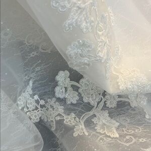 Elegant Lace Wedding Dress